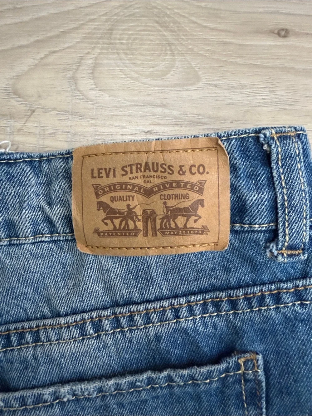 Levi's Shortall Mid Rise Denim Jean Shorts.  Sz 16R